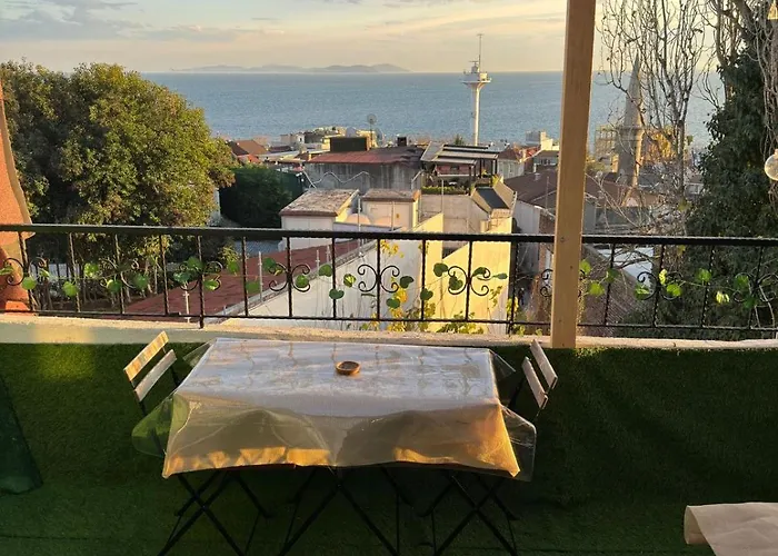 Blue With Views イスタンブール