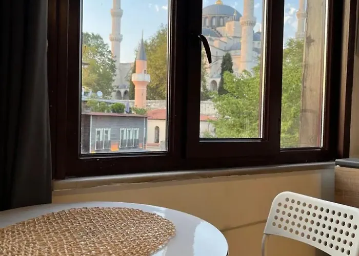 Blue With Views * イスタンブール